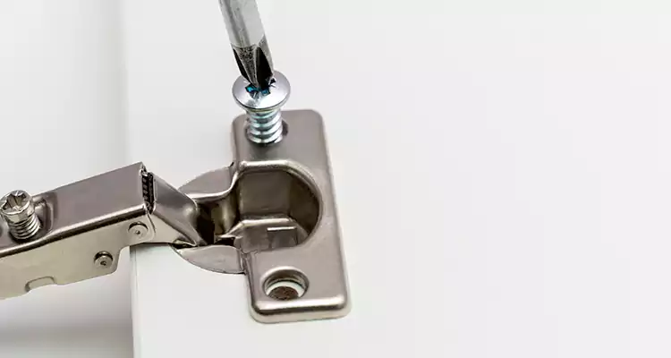 Screen Door Hinge Repair in Sarasota, FL