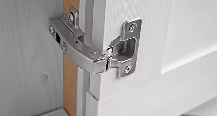 Shower Door Hinge Replacement in Sarasota, FL