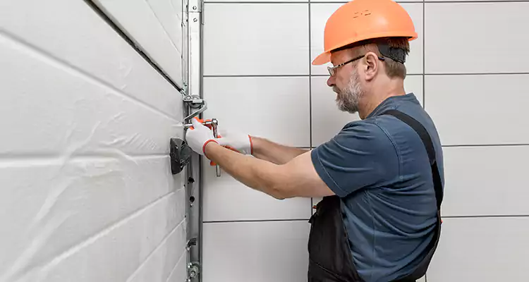 Emergency Garage Door Repair in Sarasota, FL