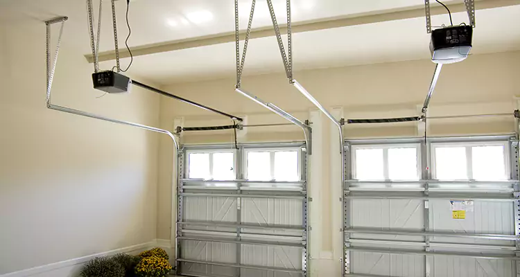 Residential Emergency Garage Door Repair in Sarasota, FL