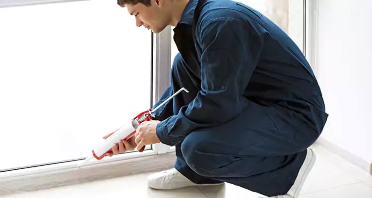 Window Glass Caulk Repair in Sarasota, FL
